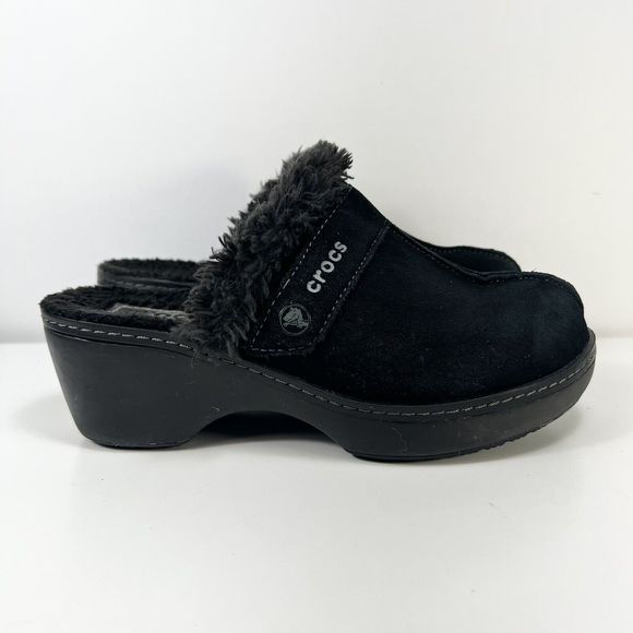 Crocs Cobbler Suede Leather Clogs Slip On Black Faux Fur Lining 11602 Womens 7 - Picture 2 of 8